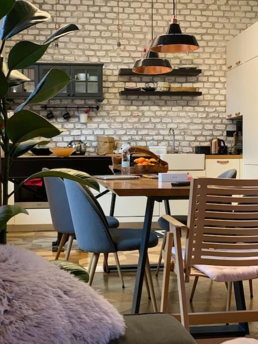 Simona's Old Town / Free Parking Apartment *