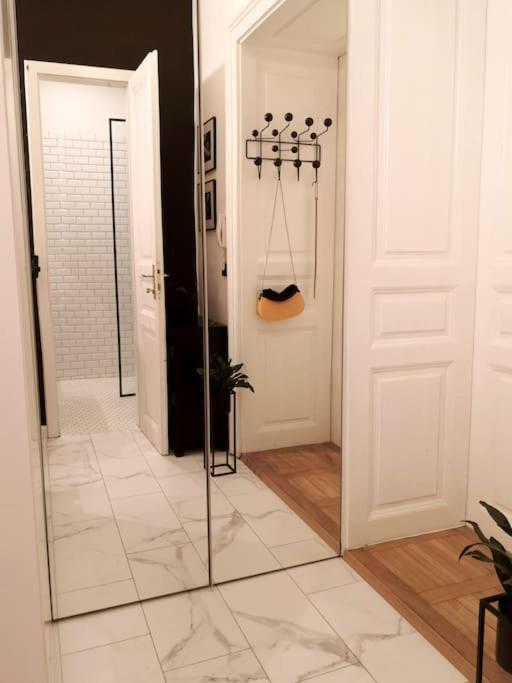 Apartma Simona's Old Town / Free Parking *